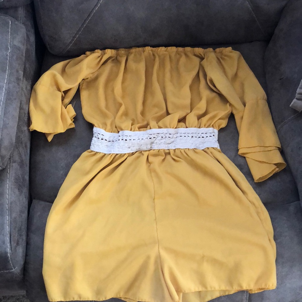 Women’s long sleeved romper.